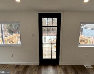 1019 S Broadway - Photo Thumbnail 15