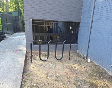 5104 Hollyridge Drive - Photo Thumbnail 21