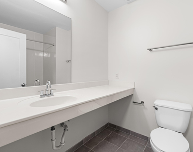 5104 Hollyridge Drive - Photo Thumbnail 10
