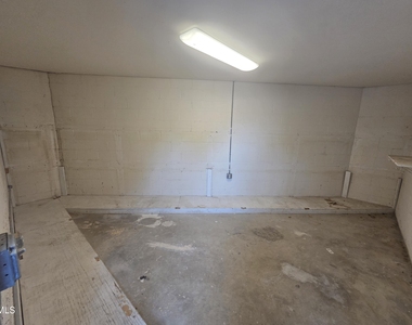 5104 Hollyridge Drive - Photo Thumbnail 23