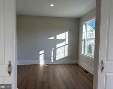 1404 Justin Drive - Photo Thumbnail 2