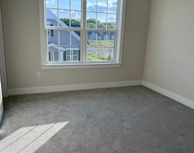 1404 Justin Drive - Photo Thumbnail 8