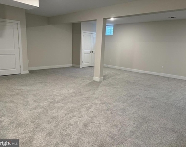 1404 Justin Drive - Photo Thumbnail 11