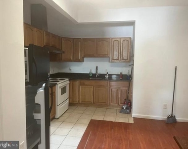 533 E Landis Avenue - Photo Thumbnail 3