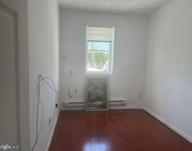 533 E Landis Avenue - Photo Thumbnail 10
