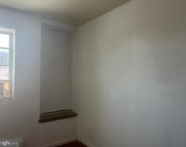 533 E Landis Avenue - Photo Thumbnail 8