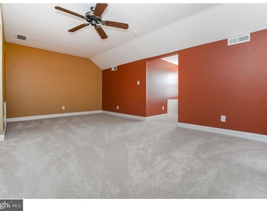 102 Hazelwood Lane - Photo Thumbnail 17