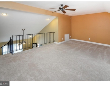 102 Hazelwood Lane - Photo Thumbnail 15