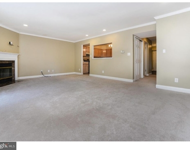 102 Hazelwood Lane - Photo Thumbnail 5