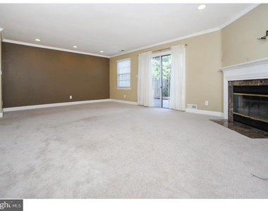 102 Hazelwood Lane - Photo Thumbnail 4