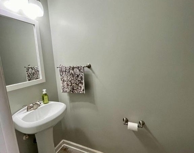 4201 Grenwich Lane - Photo Thumbnail 2