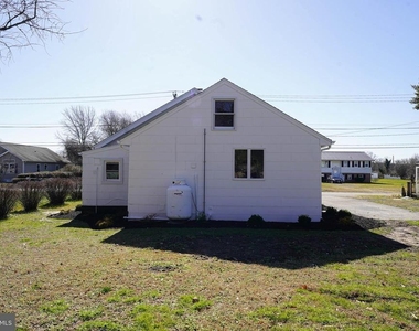 221 Branch Street - Photo Thumbnail 5