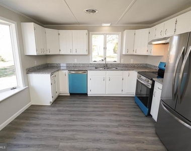 221 Branch Street - Photo Thumbnail 18