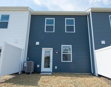 130 Willowtree Lane - Photo Thumbnail 7