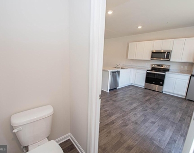 130 Willowtree Lane - Photo Thumbnail 32