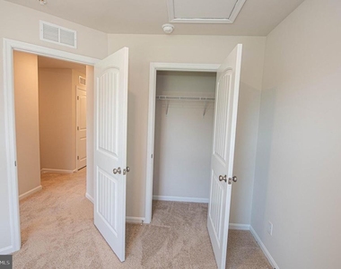 130 Willowtree Lane - Photo Thumbnail 64