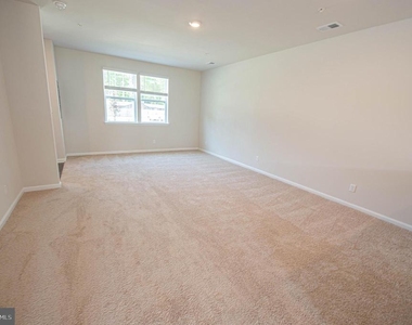 130 Willowtree Lane - Photo Thumbnail 33