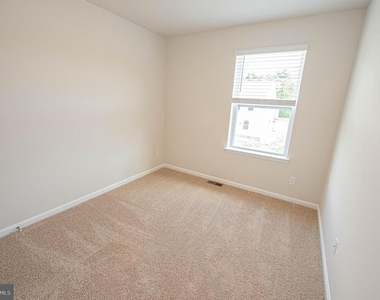 130 Willowtree Lane - Photo Thumbnail 61