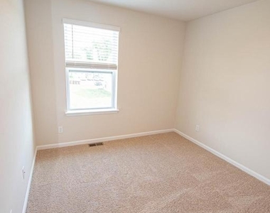 130 Willowtree Lane - Photo Thumbnail 66