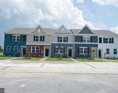 130 Willowtree Lane - Photo Thumbnail 3