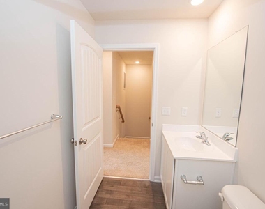 130 Willowtree Lane - Photo Thumbnail 71