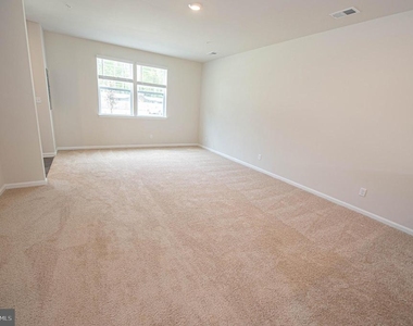 130 Willowtree Lane - Photo Thumbnail 18