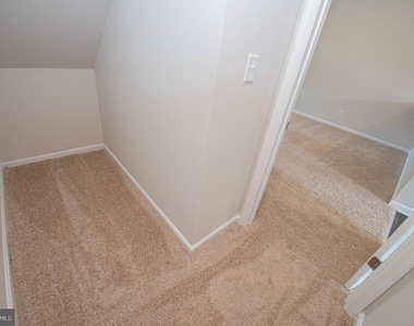 130 Willowtree Lane - Photo Thumbnail 35