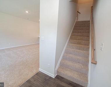 130 Willowtree Lane - Photo Thumbnail 11