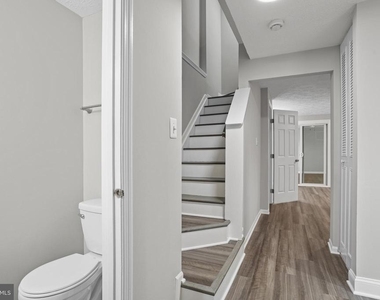 10506 Lime Tree Way - Photo Thumbnail 4