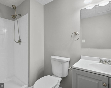 10506 Lime Tree Way - Photo Thumbnail 5