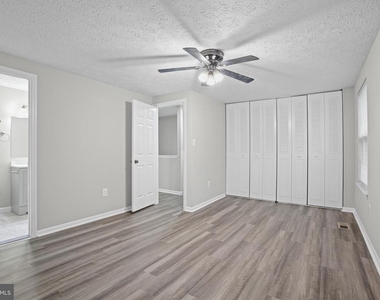 10506 Lime Tree Way - Photo Thumbnail 22