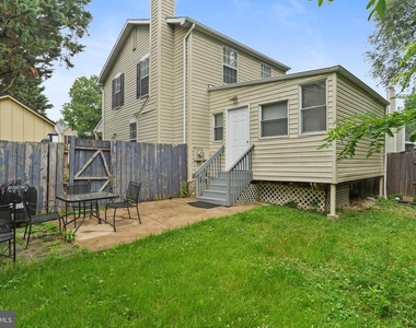 10506 Lime Tree Way - Photo Thumbnail 2