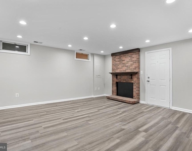 10506 Lime Tree Way - Photo Thumbnail 8