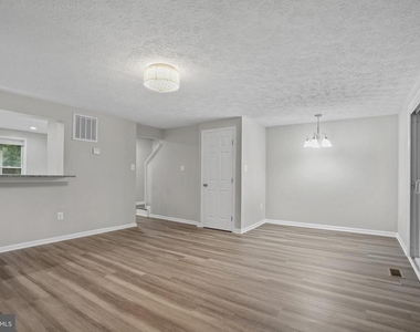10506 Lime Tree Way - Photo Thumbnail 17