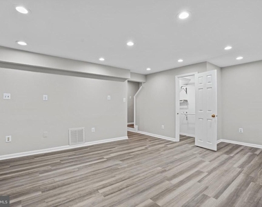 10506 Lime Tree Way - Photo Thumbnail 10