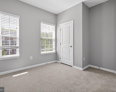 15224 N Berwick Lane - Photo Thumbnail 38
