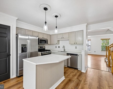 4616 Ripley Manor Terrace - Photo Thumbnail 4