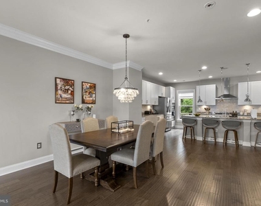 11826 Mango Lane - Photo Thumbnail 7