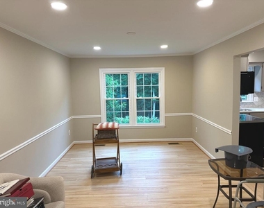 12424 Keeneland Place - Photo Thumbnail 10