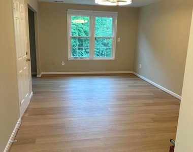 12424 Keeneland Place - Photo Thumbnail 14