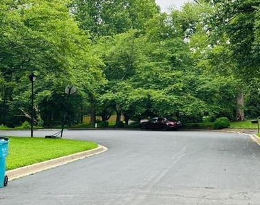 12424 Keeneland Place - Photo Thumbnail 27