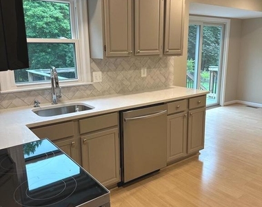 12424 Keeneland Place - Photo Thumbnail 9