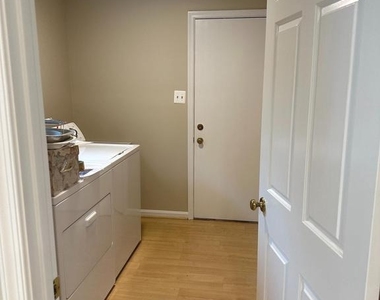 12424 Keeneland Place - Photo Thumbnail 8