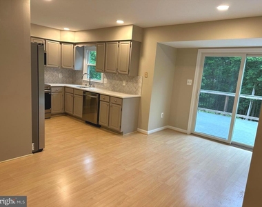 12424 Keeneland Place - Photo Thumbnail 5