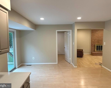 12424 Keeneland Place - Photo Thumbnail 7