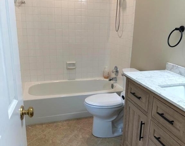 12424 Keeneland Place - Photo Thumbnail 17