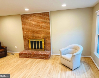 12424 Keeneland Place - Photo Thumbnail 3