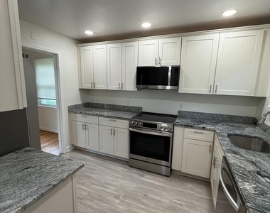 4325 Maple Avenue - Photo Thumbnail 11