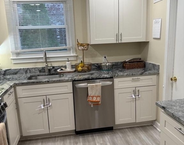 4325 Maple Avenue - Photo Thumbnail 1