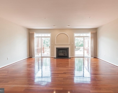 11715 Gunners Drive - Photo Thumbnail 3